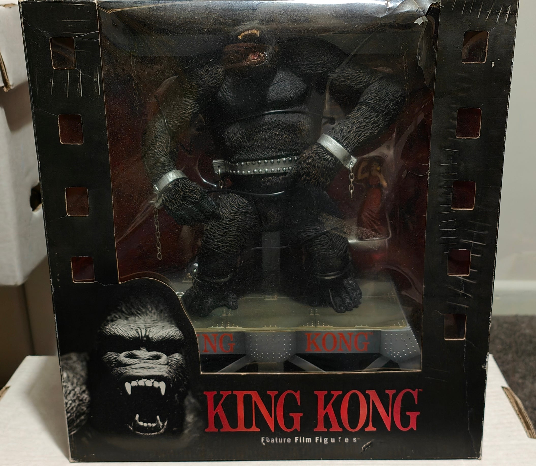 KING KONG FIGURE BOXED - MOVIE MANIACS TODD McFARLANE - RARE